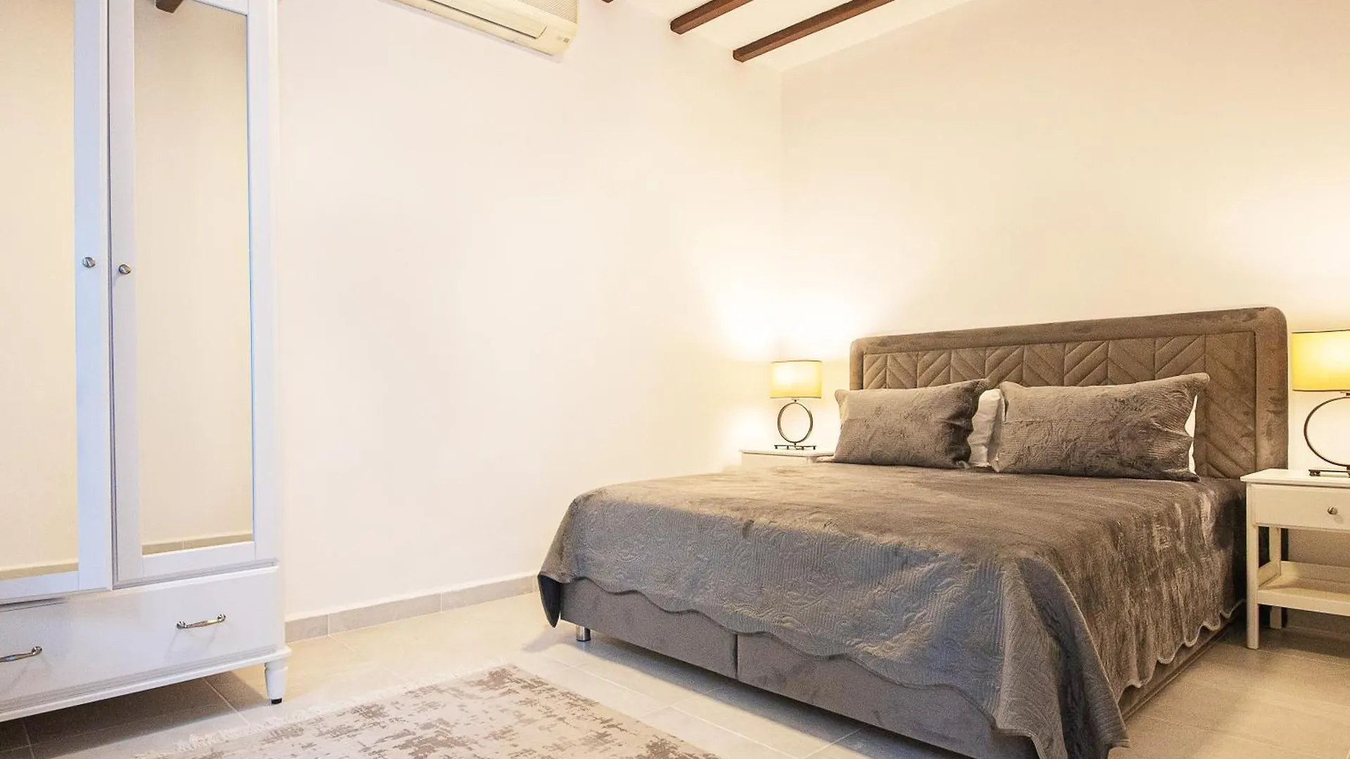 Flag Suites +12 Αλικαρνασσός